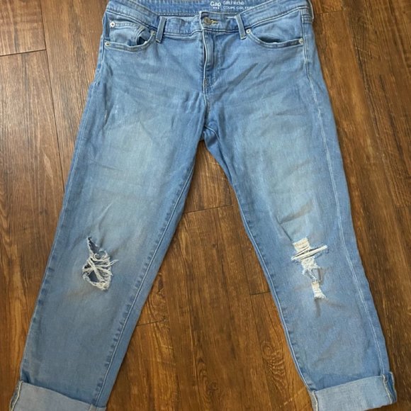 GAP Lightwash Girlfriend Jeans - Picture 2 of 3